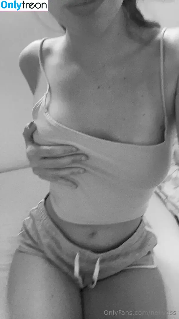 nellvoss nude photo #0006 (nellmv)