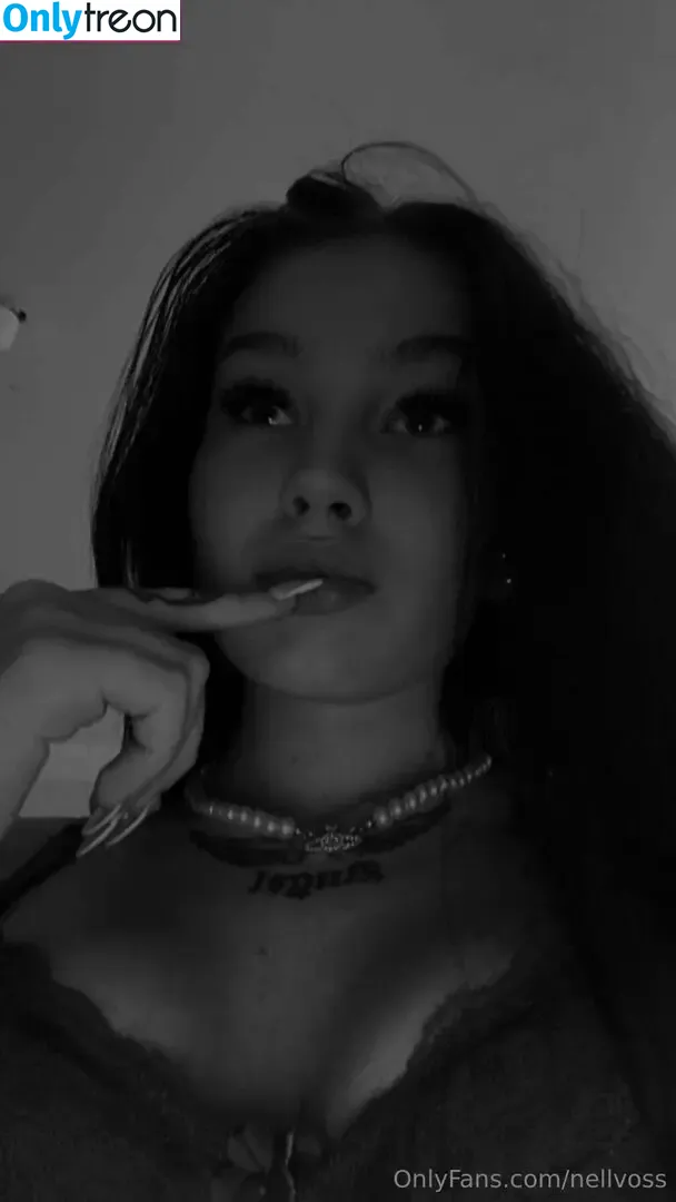 nellvoss nude photo #0009 (nellmv)