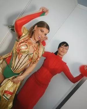 Nelly Furtado / juicyunknown / nellyfurtado фото голая #0281