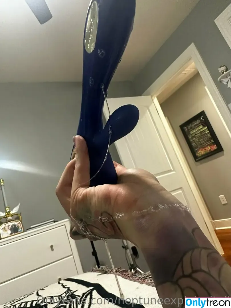 neptuneexplainsitall nude photo #0313 (neptunehomeofficial / urwaifuneptune)