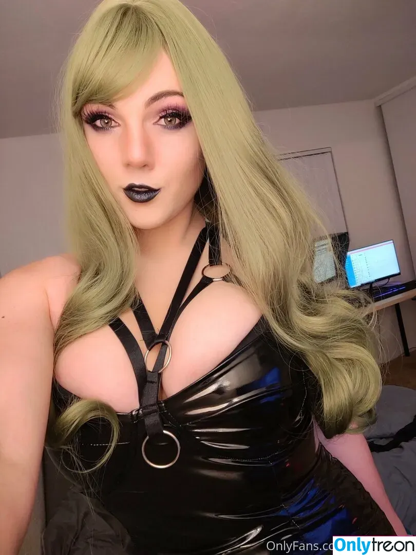 nerdydirtycosplay nude photo #0234 (Kat Mattix / nerdydirtyplay)