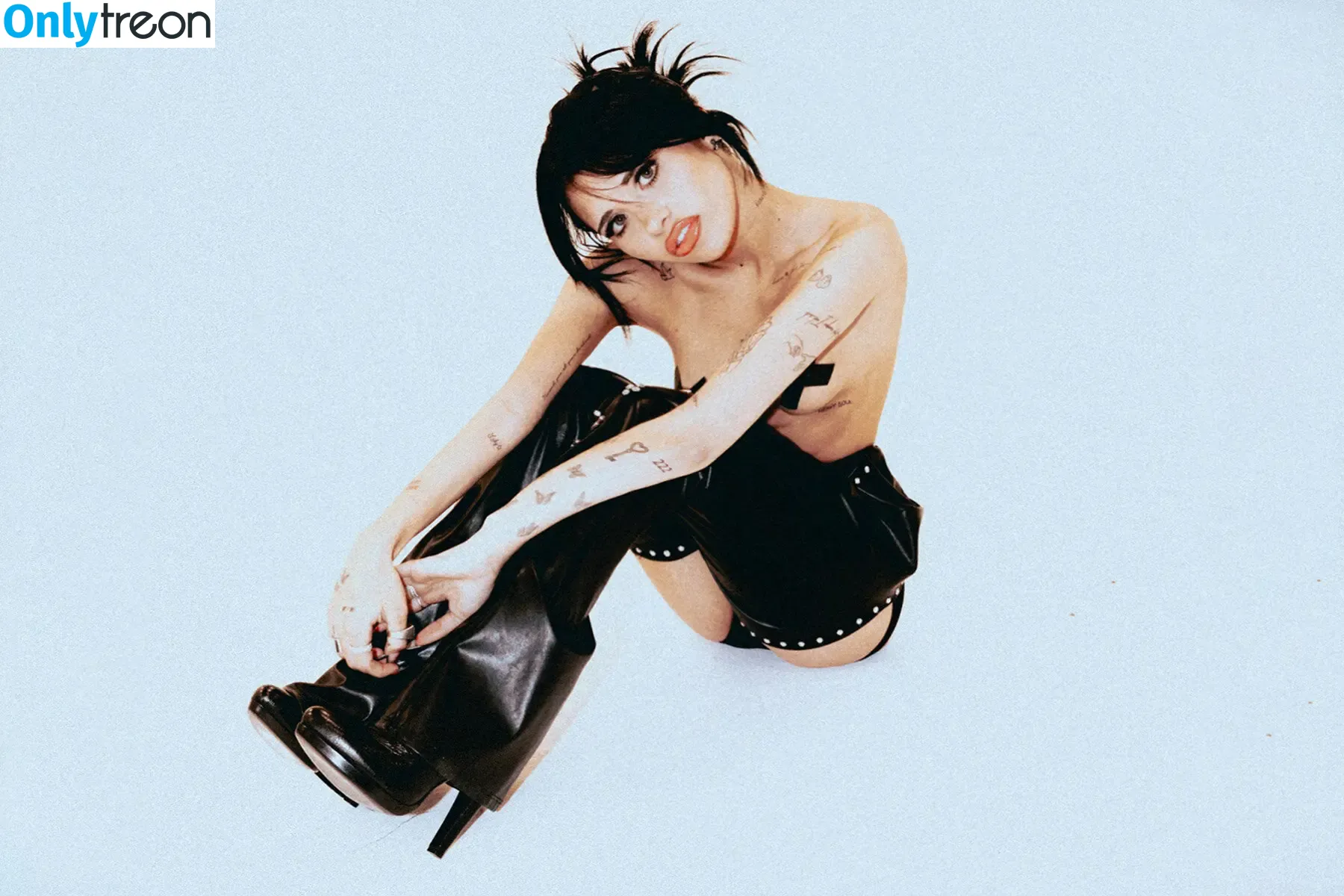 Nessa Barrett голая photo #0365 (moonologues / nessabarrett)
