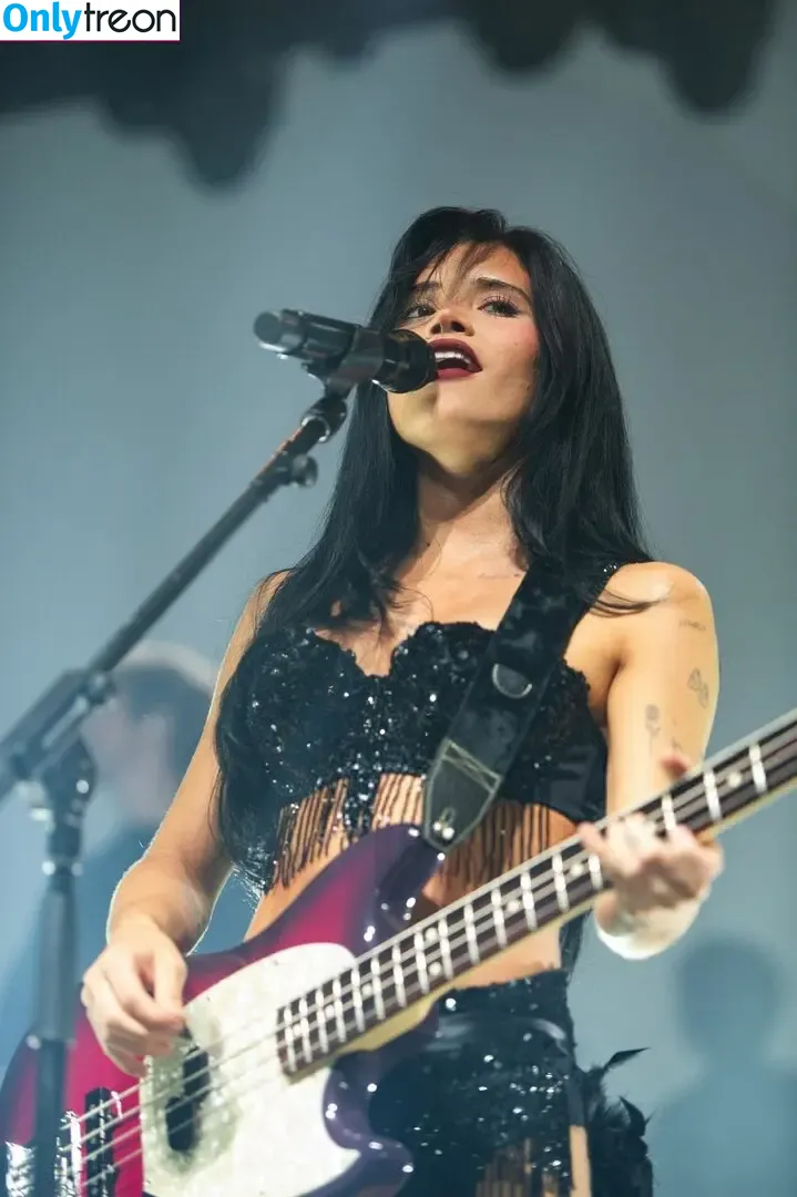 Nessa Barrett голая photo #0380 (moonologues / nessabarrett)