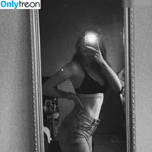 Nessi.rxh / nessii.rxh nude photo #0005