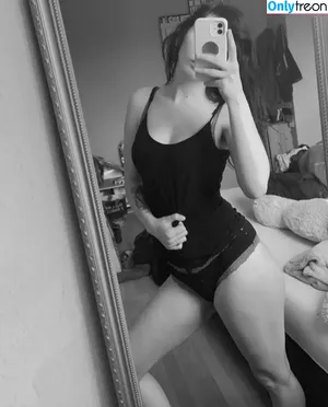 Nessi.rxh / nessii.rxh nude photo #0046