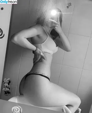 Nessi.rxh / nessii.rxh nude photo #0076