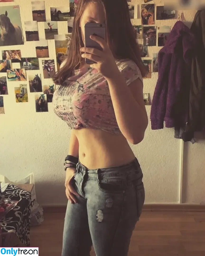 Nessi.rxh nude photo #0039 (nessii.rxh)
