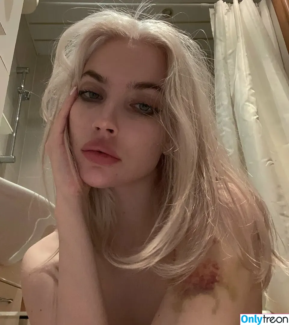 Newfaceinhell голая photo #0001 (alien.hanna)