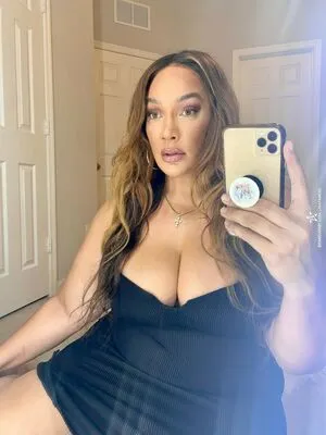 Nia Jax-Lina Fanene / LinaFanene nude photo #0003