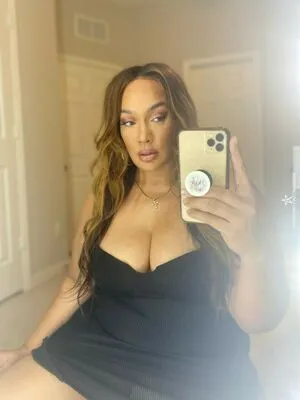 Nia Jax-Lina Fanene / LinaFanene фото голая #0013