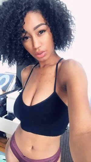 Nia Simone / MelaninMedicine / neyahsimone / ninasiimone фото голая #0121