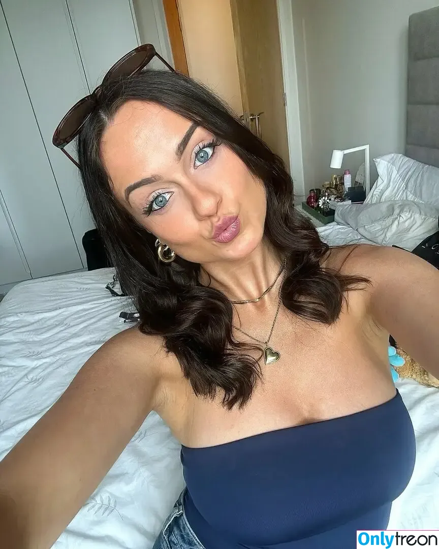 Niamh Cryan nude photo #0314 (niamh_cryan)
