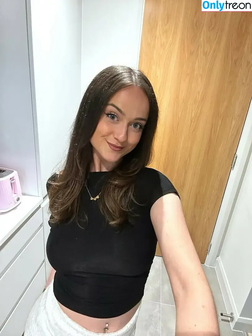 Niamh Cryan nude photo #0342 (niamh_cryan)