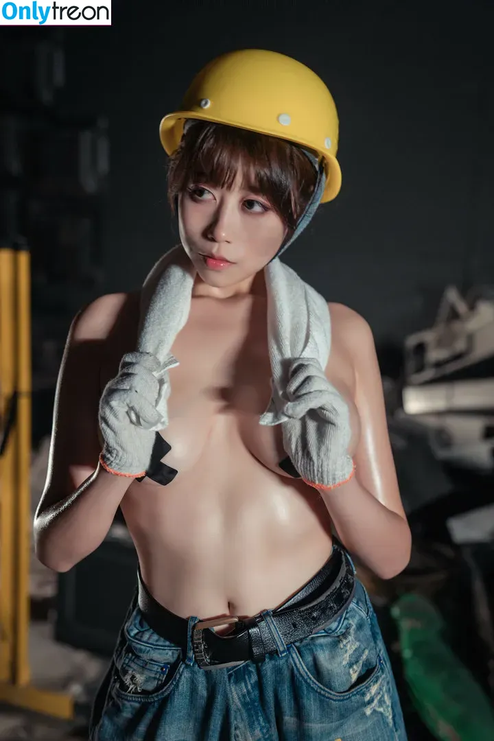 Niceoppi nude photo #0021 (Niceoppi)