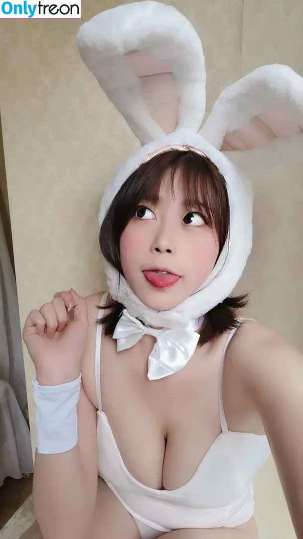 Niceoppi nude photo #0024 (Niceoppi)