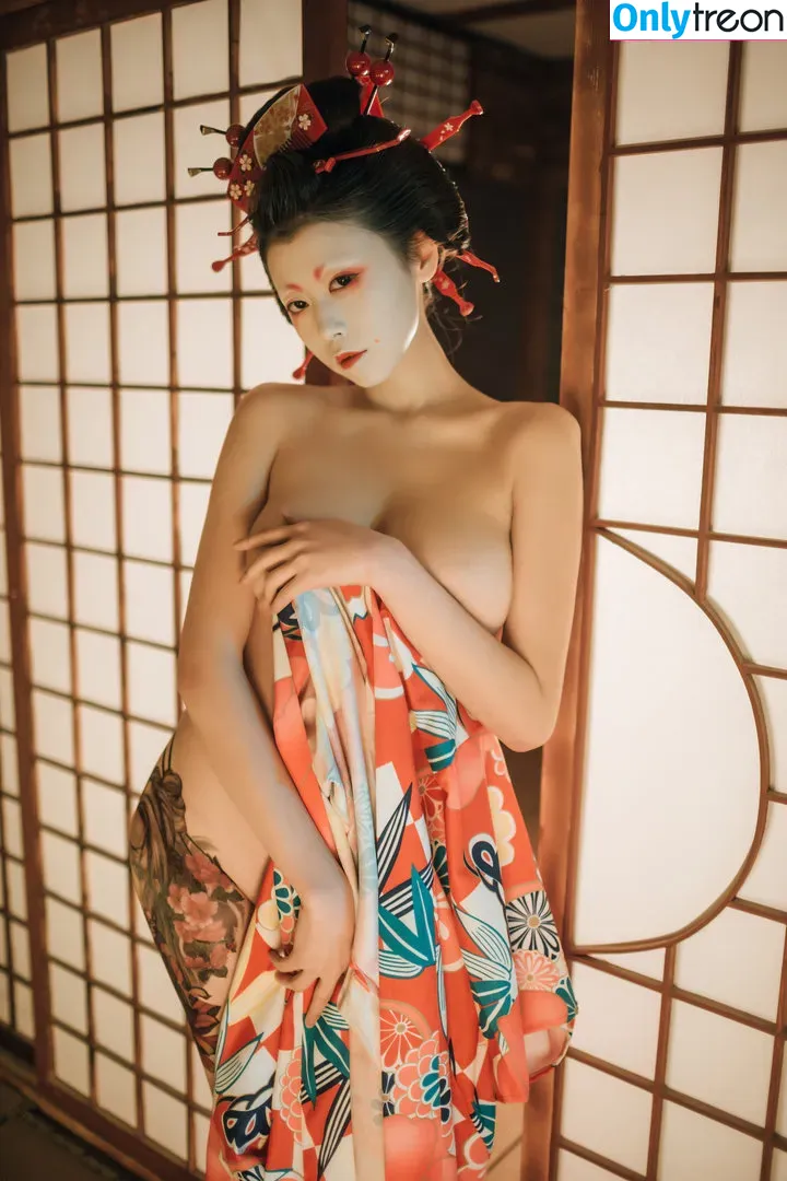 Niceoppi nude photo #0030 (Niceoppi)