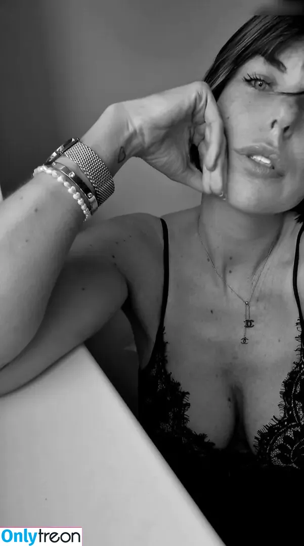 Nici.faschionandmore nude photo #0013 (nici.fashionandmore)