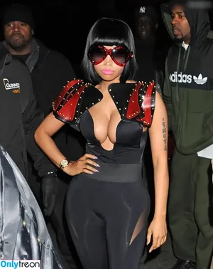 Nicki Minaj / nickiminaj фото голая #0957