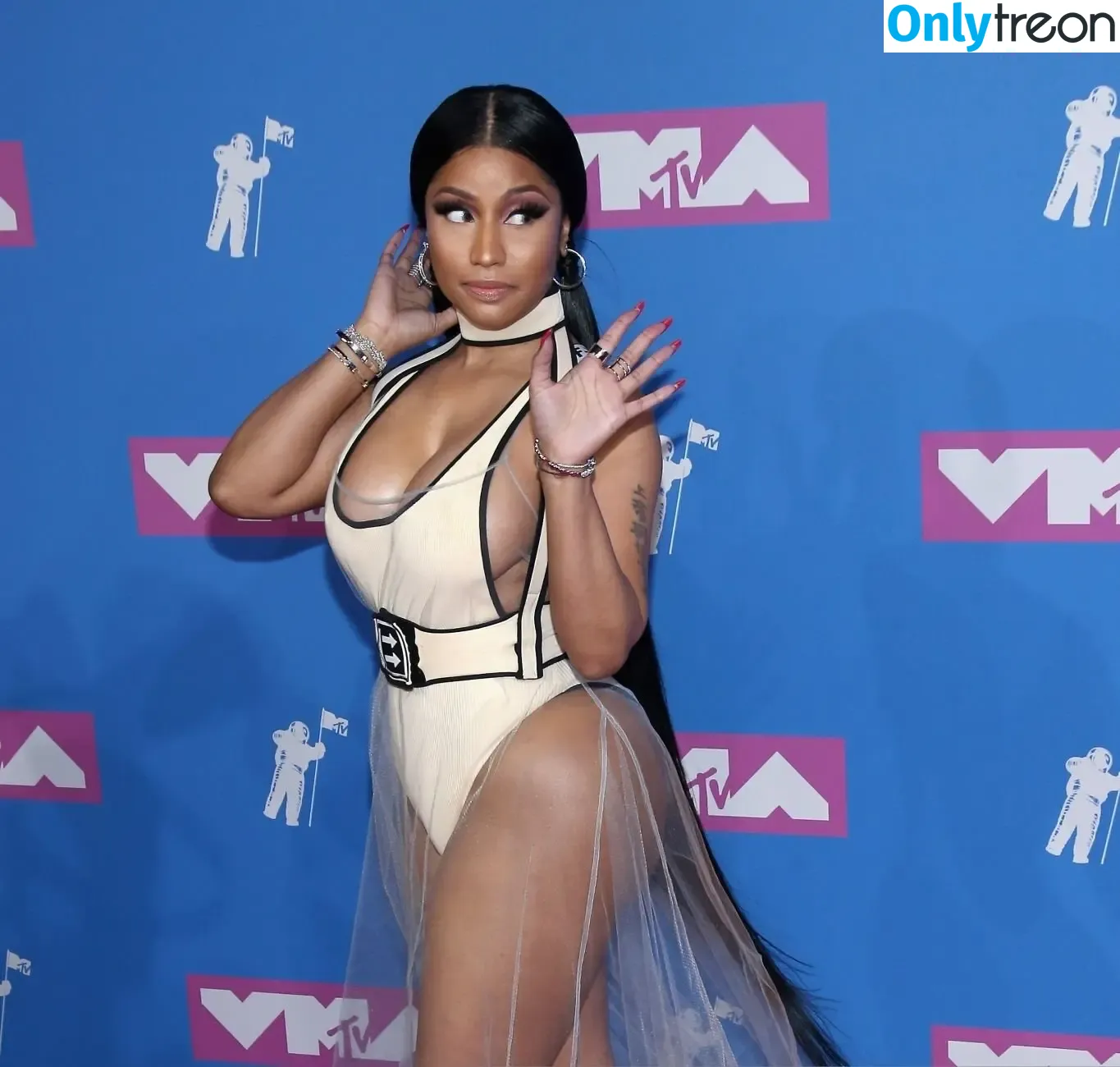 Nicki Minaj nude photo #0799 (nickiminaj)