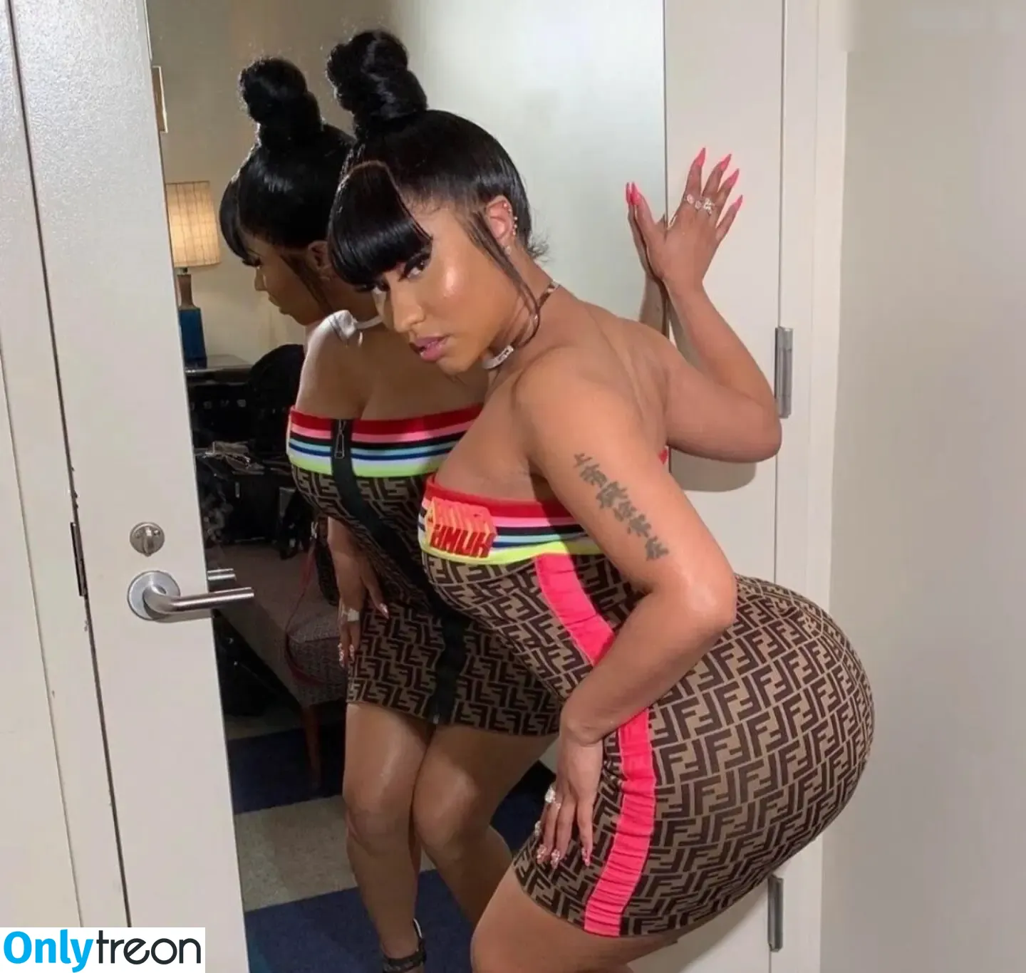 Nicki Minaj nude photo #0841 (nickiminaj)