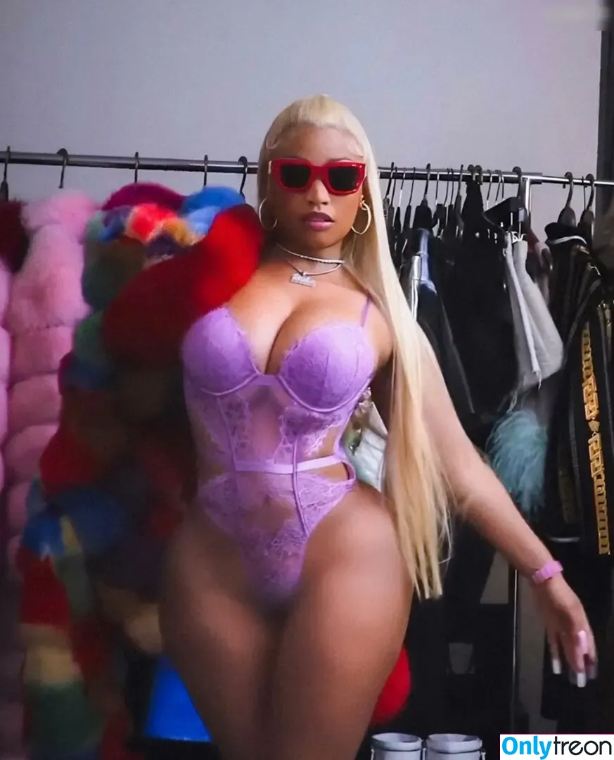 Nicki Minaj nude photo #0850 (nickiminaj)