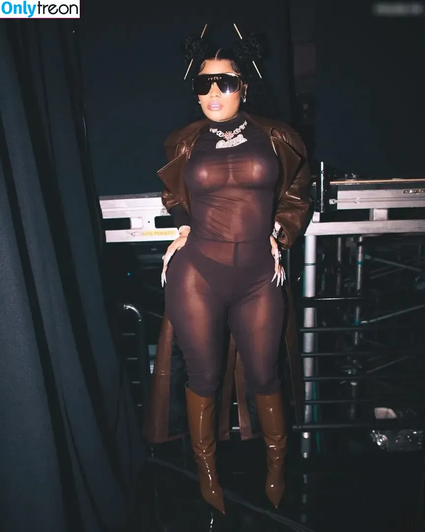 Nicki Minaj nude photo #0855 (nickiminaj)