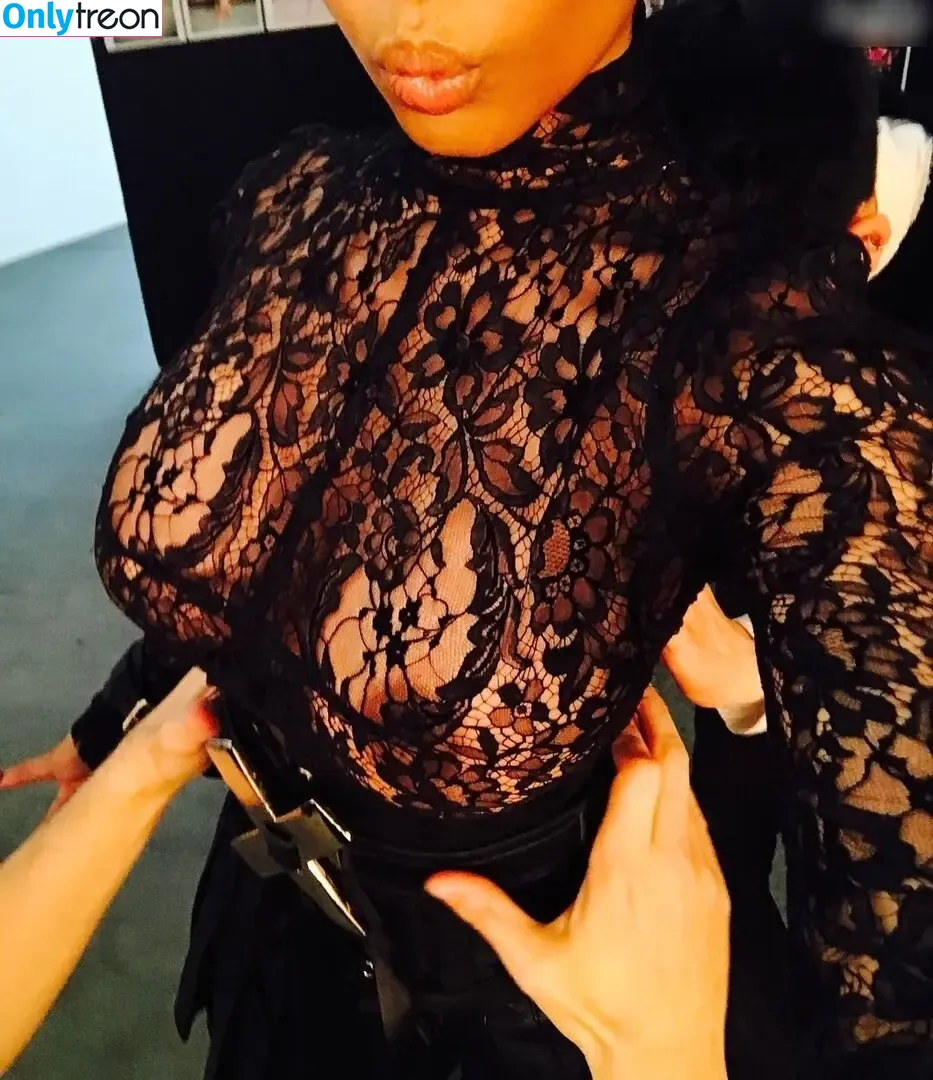 Nicki Minaj nude photo #0926 (nickiminaj)