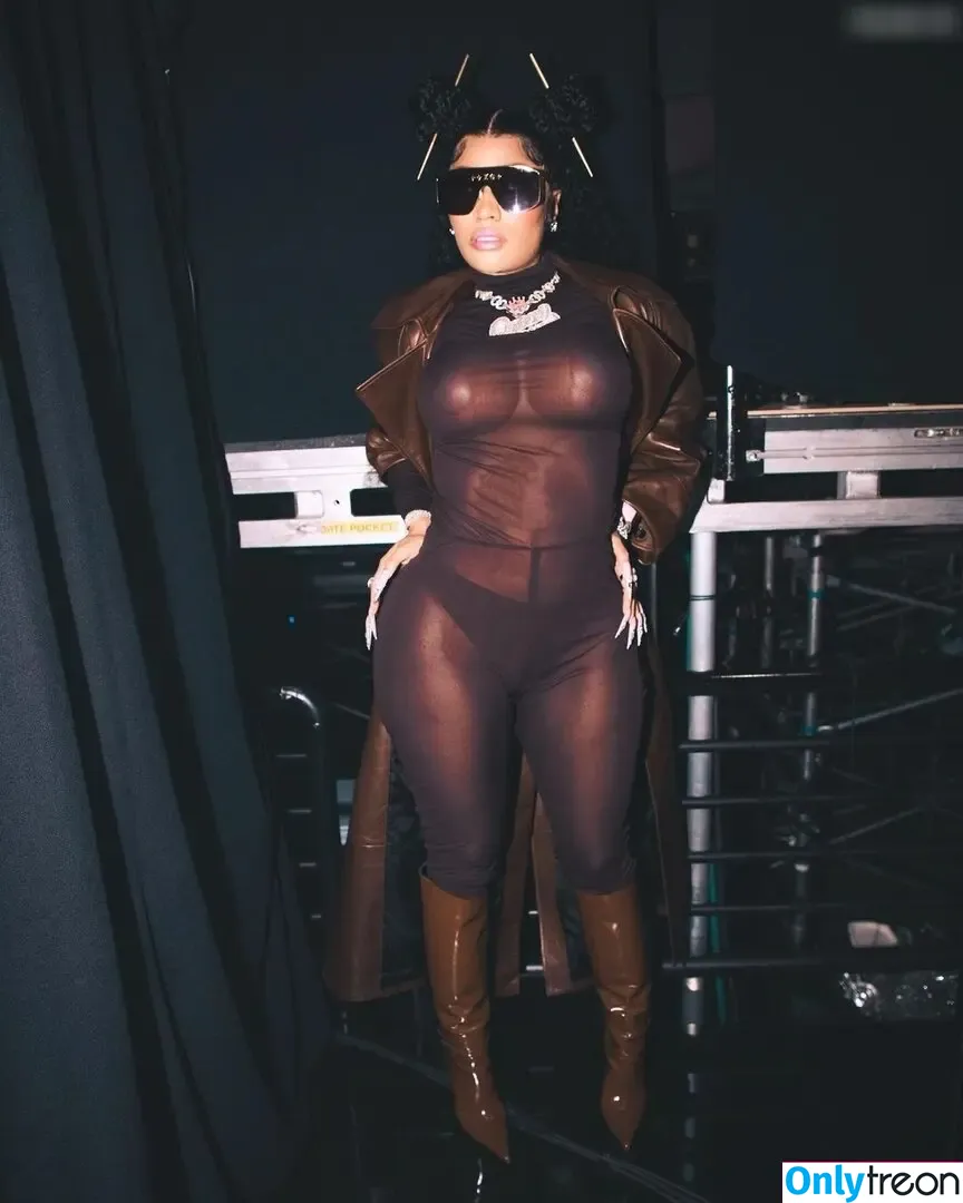Nicki Minaj nude photo #0968 (nickiminaj)