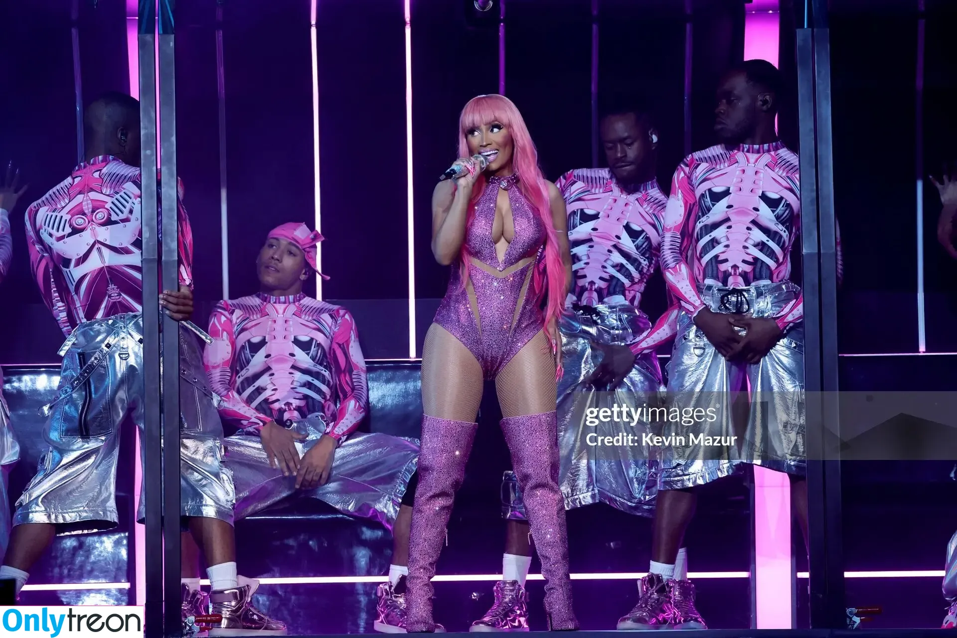 Nicki Minaj голая photo #0974 (nickiminaj)
