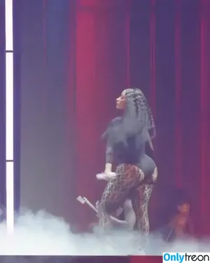 Nicki Minaj / nickiminaj фото голая #1037
