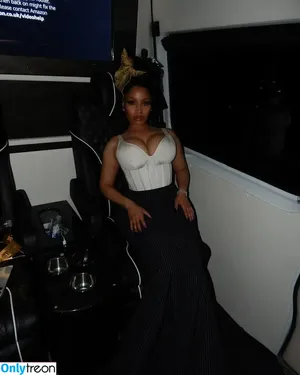 Nicki Minaj / nickiminaj nude photo #1265