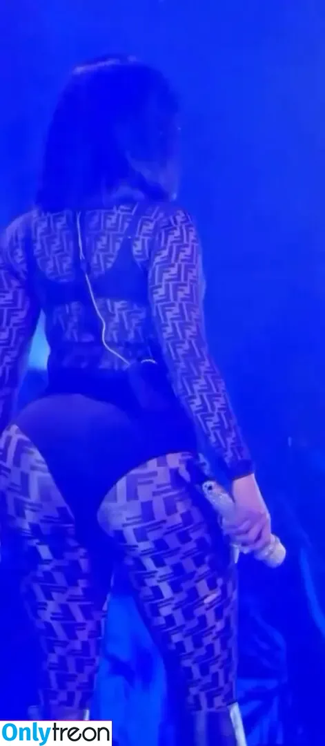 Nicki Minaj голая photo #1011 (nickiminaj)