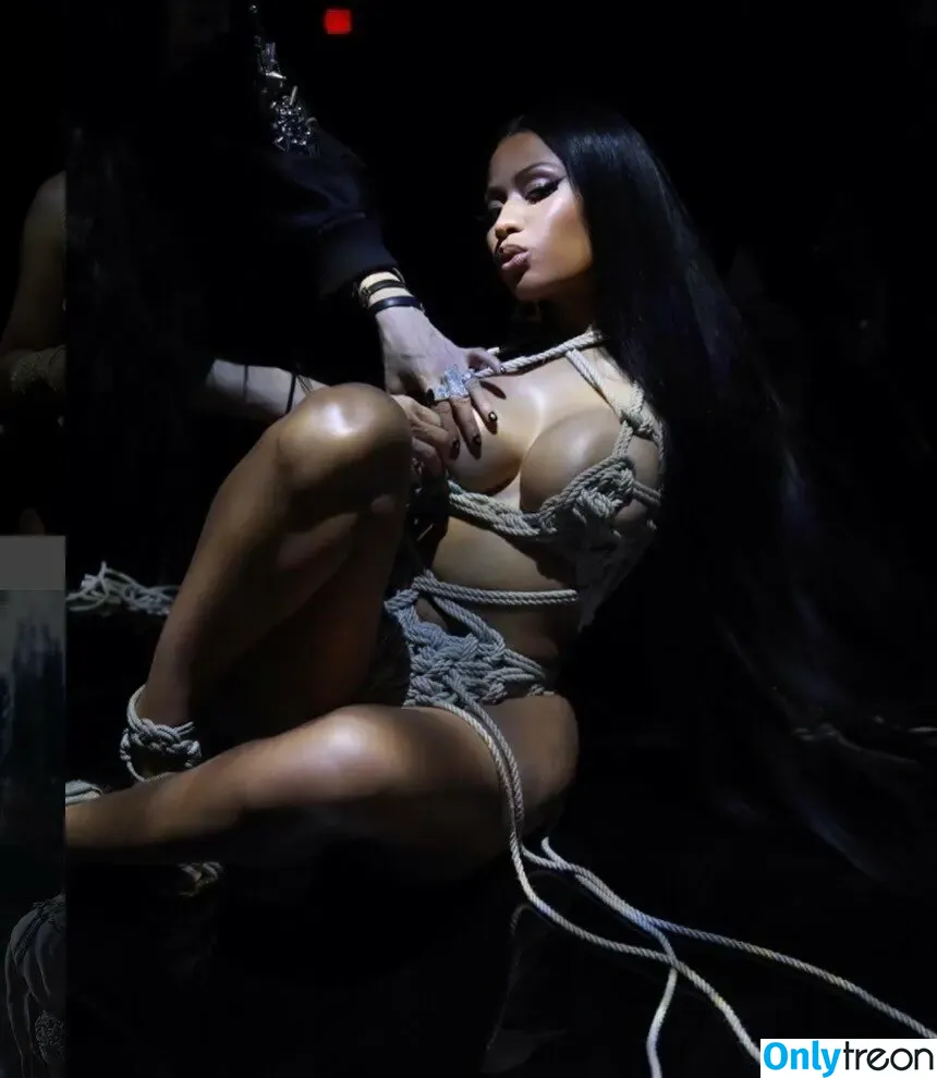 Nicki Minaj голая photo #1158 (nickiminaj)