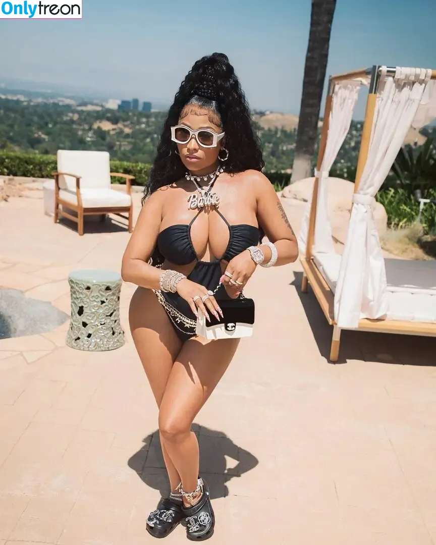 Nicki Minaj голая photo #1201 (nickiminaj)