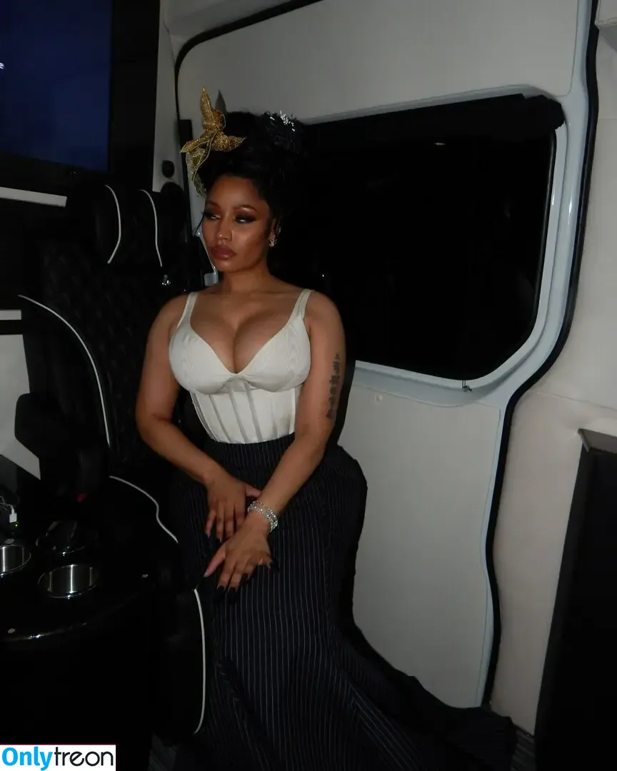 Nicki Minaj nude photo #1263 (nickiminaj)