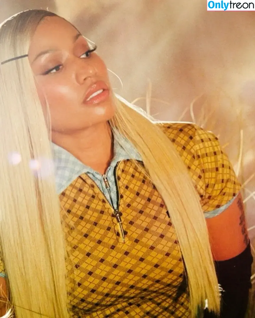 Nicki Minaj голая photo #1290 (nickiminaj)