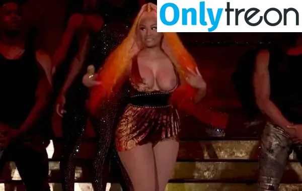Nicki Minaj nude photo #1321 (nickiminaj)
