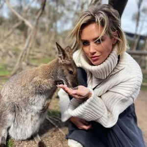 Nicky Whelan / nickywhelan фото голая #0138