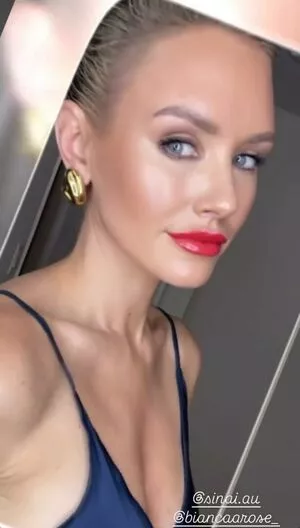 Nicky Whelan / nickywhelan фото голая #0150