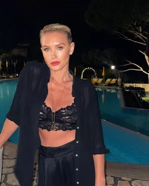 Nicky Whelan / nickywhelan фото голая #0154