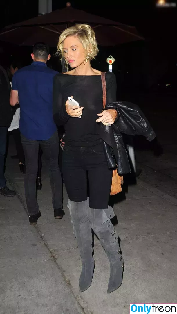 Nicky Whelan голая photo #0070 (nickywhelan)