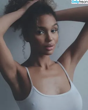 Nicole Akonchong / nicoleakonchong / wyimaginowany nude photo #0018