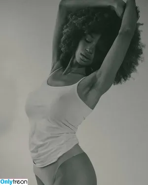Nicole Akonchong / nicoleakonchong / wyimaginowany nude photo #0022