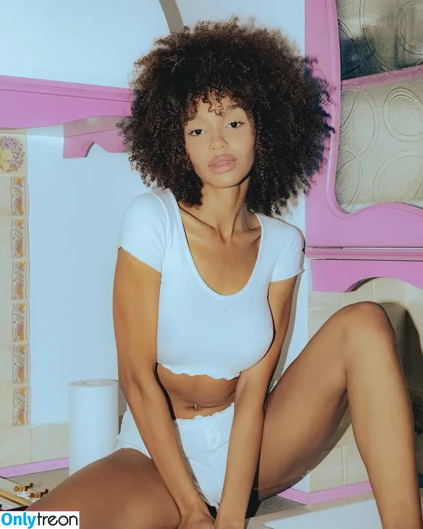 Nicole Akonchong nude photo #0071 (nicoleakonchong / wyimaginowany)