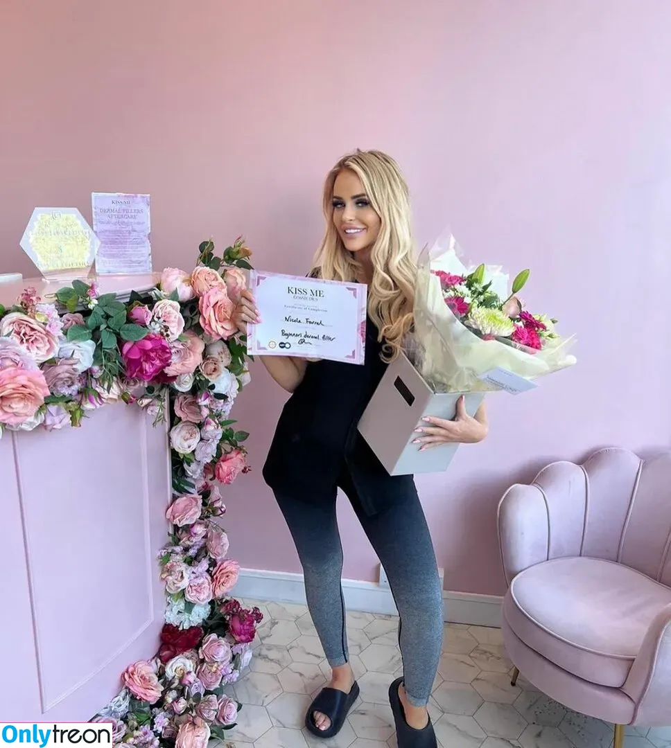 Nicole Farrell голая photo #0001 (Barbiecole_12 / nicolefarrell_1208)