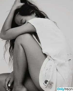  nude photo #0010