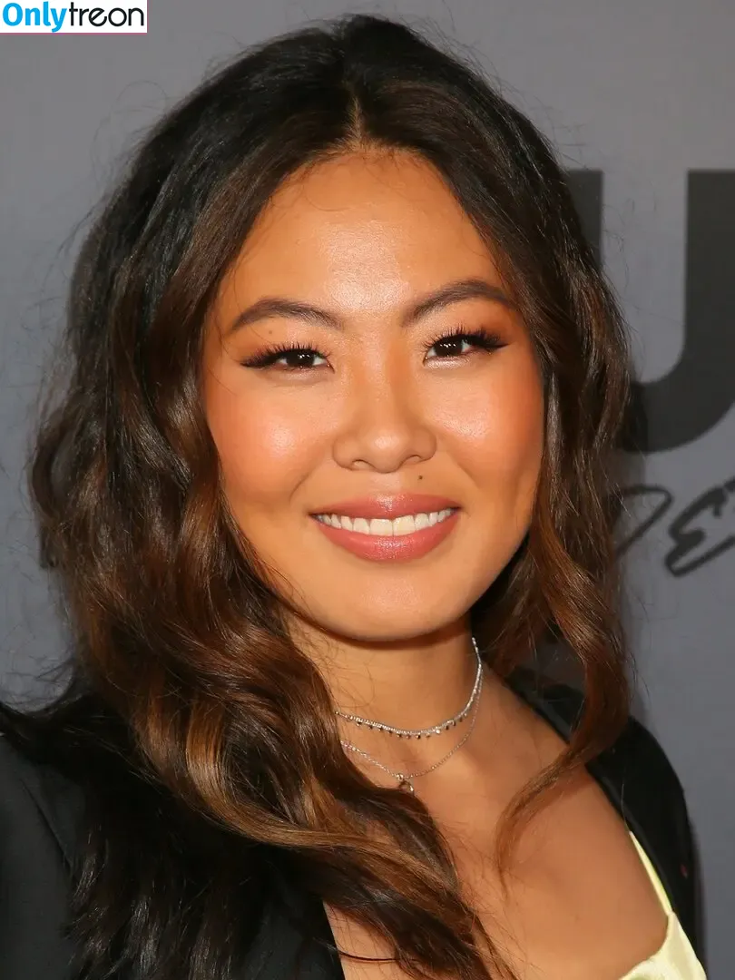 Nicole Kang nude photo #0001 (Nicole Kang)