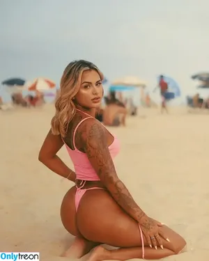 Nicole Reis / niccoleoficial / nikkyreis фото голая #0027