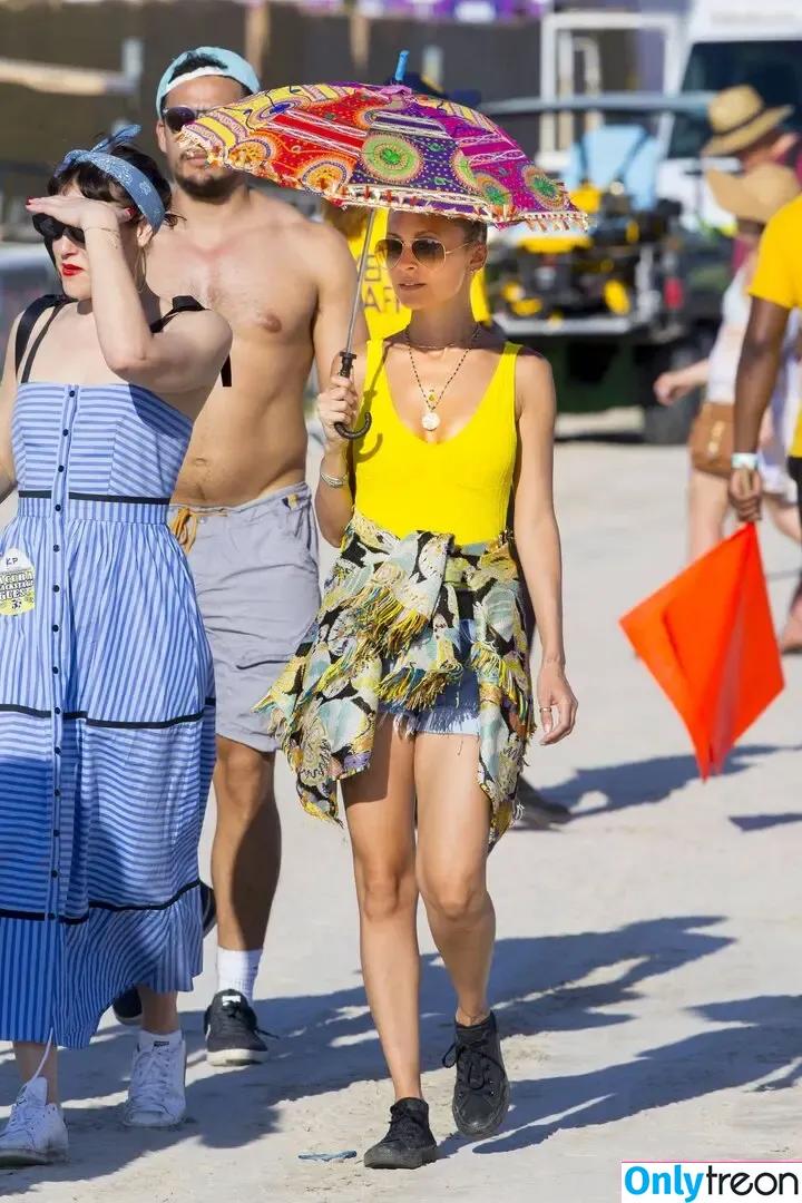 Nicole Richie nude photo #0101 (nicolerichie / nikolerichiexxx)