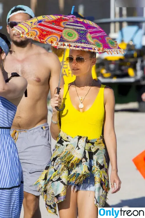 Nicole Richie nude photo #0107 (nicolerichie / nikolerichiexxx)